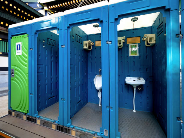 Porta potty rental for outdoor events in Lyndon, KS